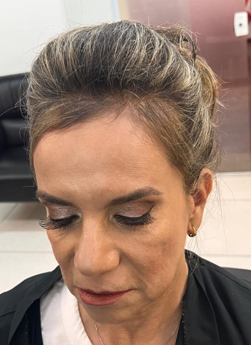 Maquiagem · Lylla Espaço de Beleza — salão de beleza em Cerqueira César, São Paulo - SP