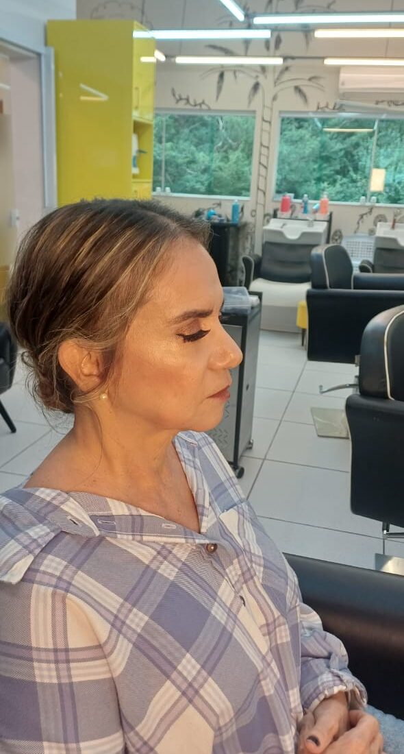 Maquiagem · Lylla Espaço de Beleza — salão de beleza em Cerqueira César, São Paulo - SP