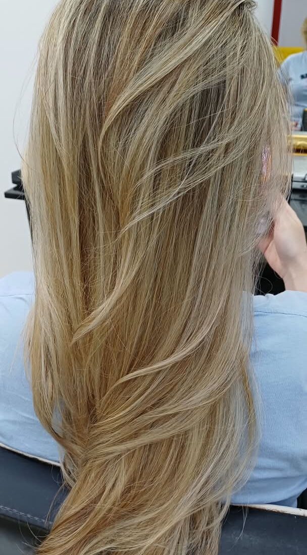 Coloração e mechas · Lylla Espaço de Beleza — salão de beleza em Cerqueira César, São Paulo - SP