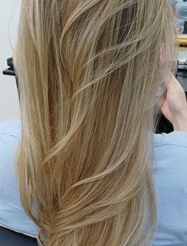 Coloração e mechas · Lylla Espaço de Beleza — salão de beleza em Cerqueira César, São Paulo - SP