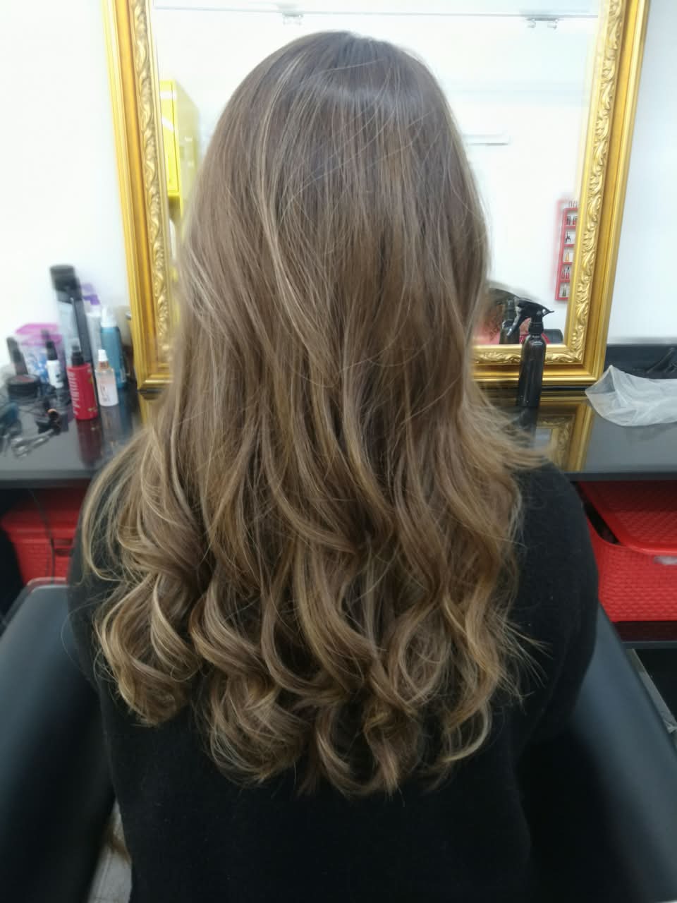 finalização com escova lisa após mechas no Cerqueira César — Lylla Espaço de Beleza